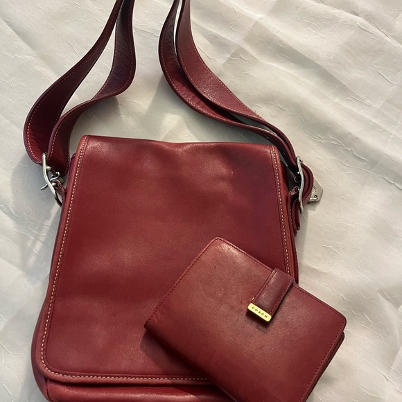 Coach red satchel style purse - Picture 9 of 13